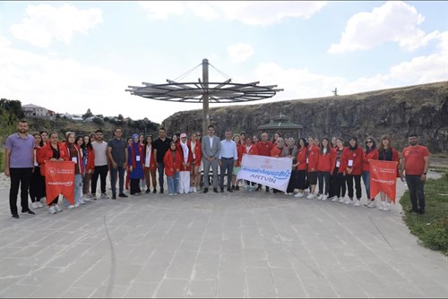  Gençlik ve Spor Bakanlığı Tarafından Düzenlenen Anadoluyuz Biz Projesi Kapsamında Artvin'den Gelen Gençlerimiz İlçemizde Etkinlik Düzenlediler.